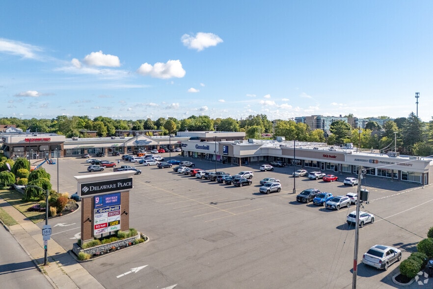 Delaware Place Plaza portfolio of 4 properties for sale on LoopNet.ca - Building Photo - Image 2 of 12