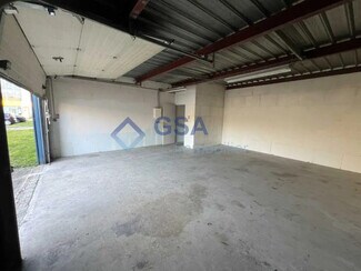 Plus de détails pour Local d'activités à louer