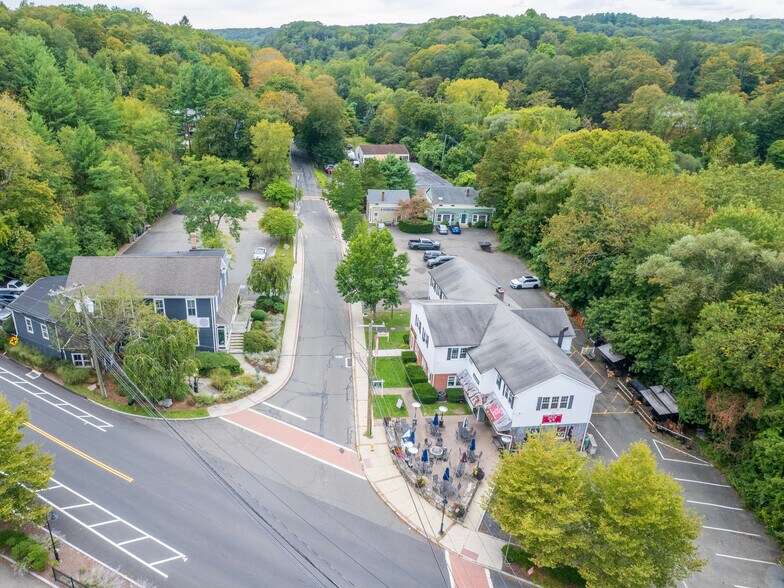 12 Old Mill Rd, Redding, CT for lease - Building Photo - Image 2 of 10