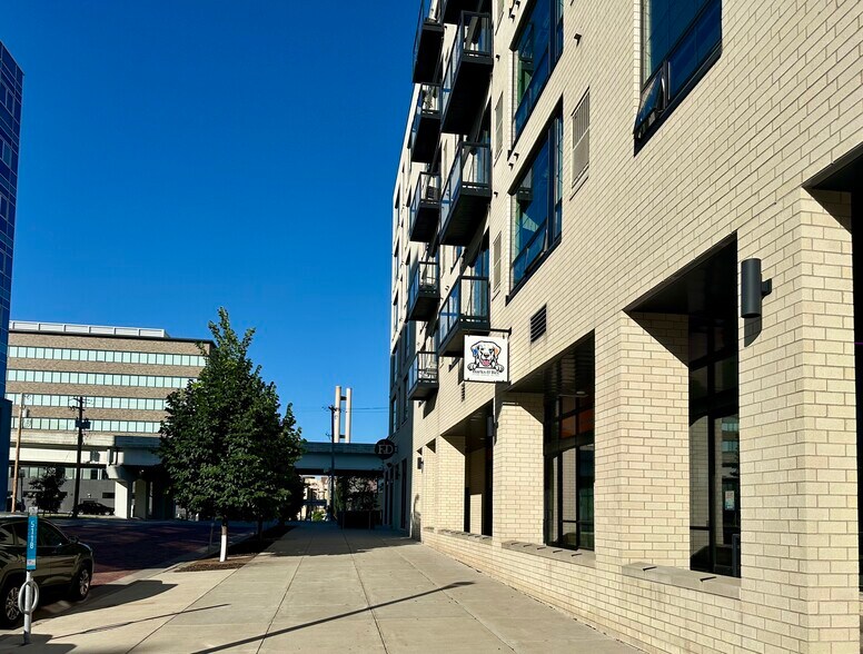 315 N 7th Ave, Minneapolis, MN à louer - Photo du bâtiment - Image 2 de 8