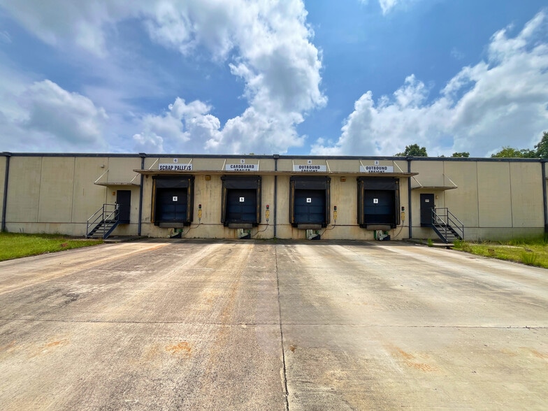 220 Feld Ave, High Point, NC for lease - Building Photo - Image 2 of 9