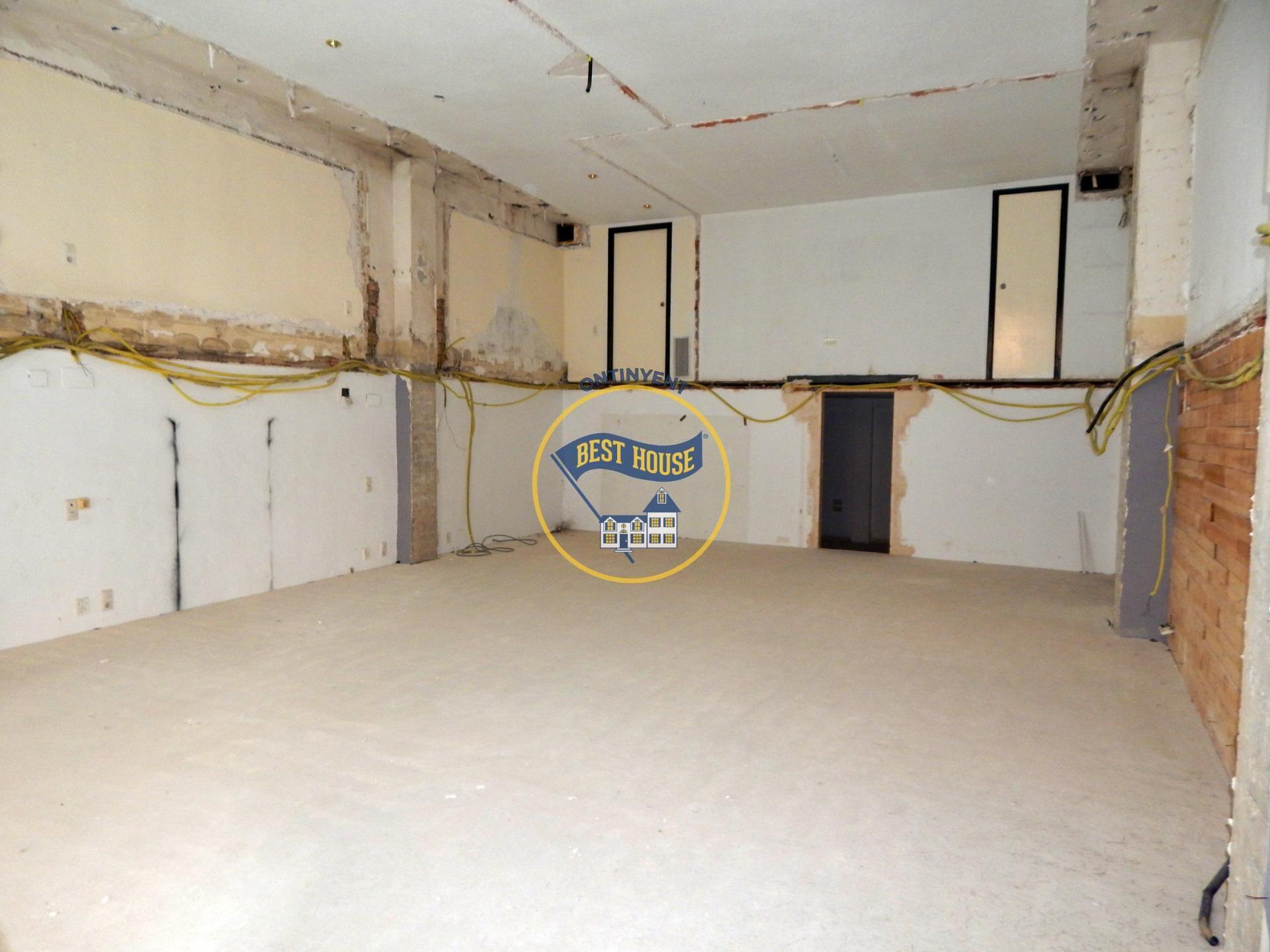 Retail in Ontinyent, Valencia for lease Building Photo- Image 1 of 12