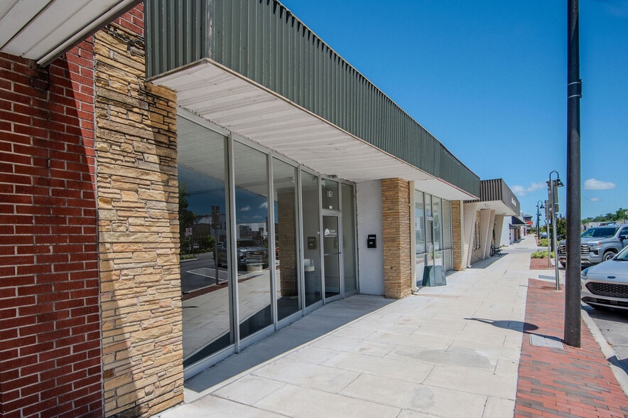 515 New Bridge St, Jacksonville, NC for lease - Building Photo - Image 1 of 31