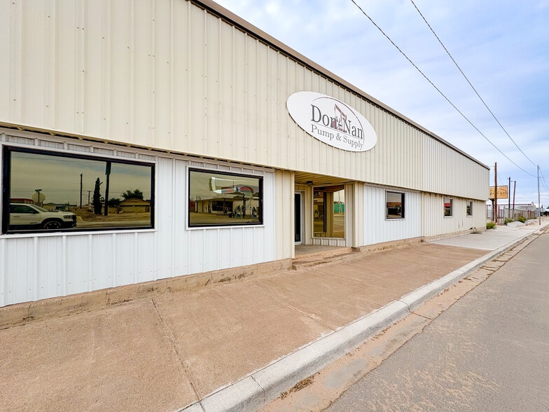 200 N Pine St, Kermit, TX à vendre - Photo du bâtiment - Image 2 de 31