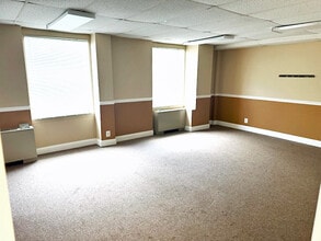 900 S Washington St, Falls Church, VA for lease Interior Photo- Image 2 of 3