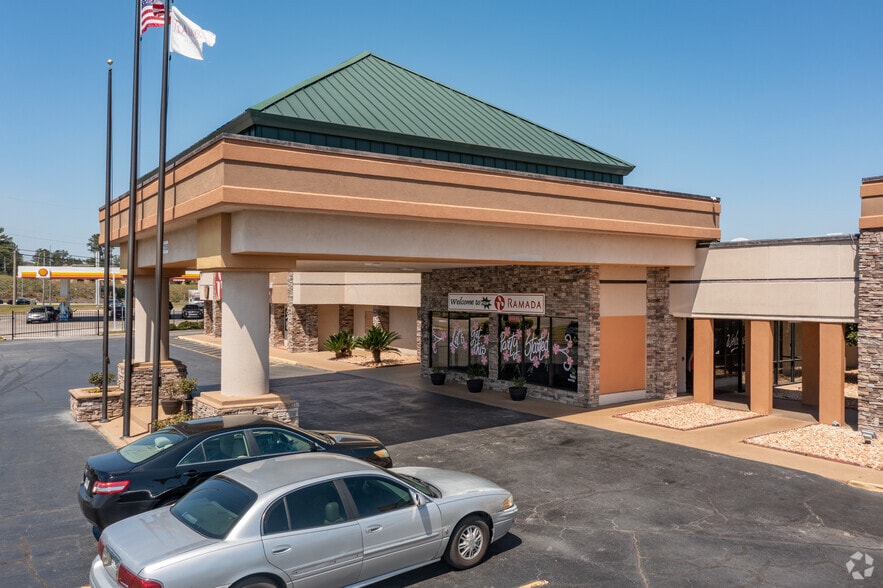 4755 Chambers Rd, Macon-Bibb, GA à vendre - Photo du bâtiment - Image 2 de 4