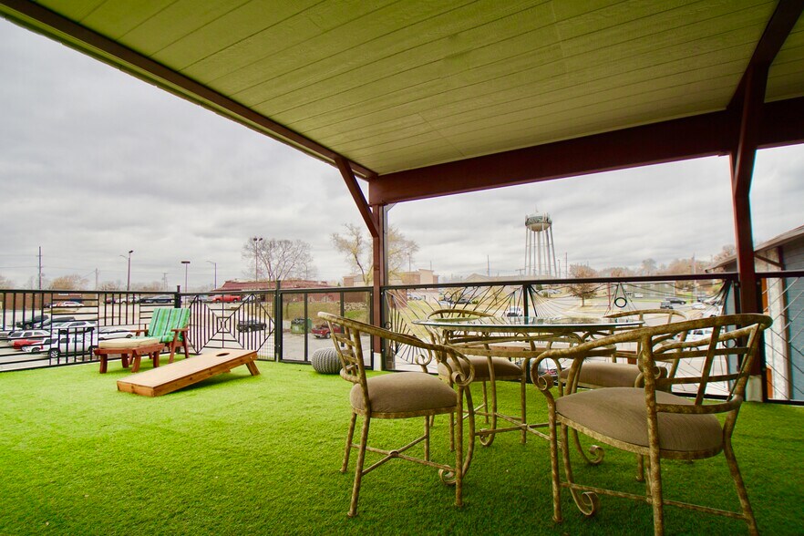 7001 N Locust St, Gladstone, MO à louer - Photo du bâtiment - Image 2 de 7