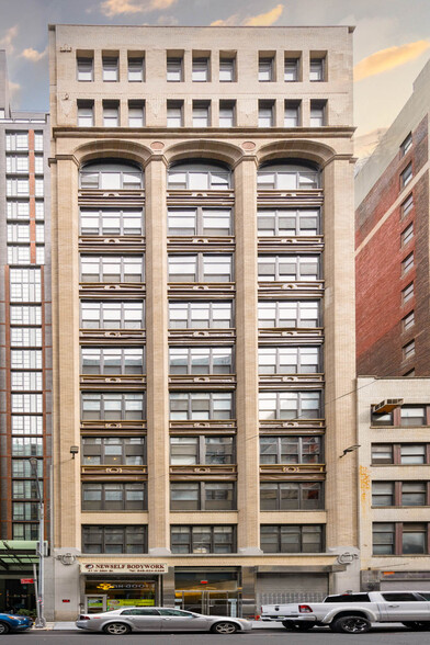 39-41 W 38th St, New York, NY for lease - Building Photo - Image 1 of 4