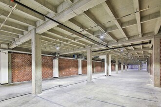 436 S Hill St, Los Angeles, CA à louer Photo intérieure- Image 1 de 17