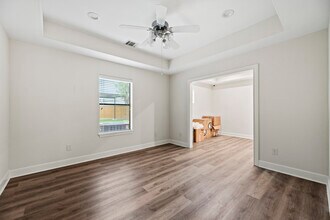 10400 Main St, Houston, TX for lease Interior Photo- Image 2 of 29