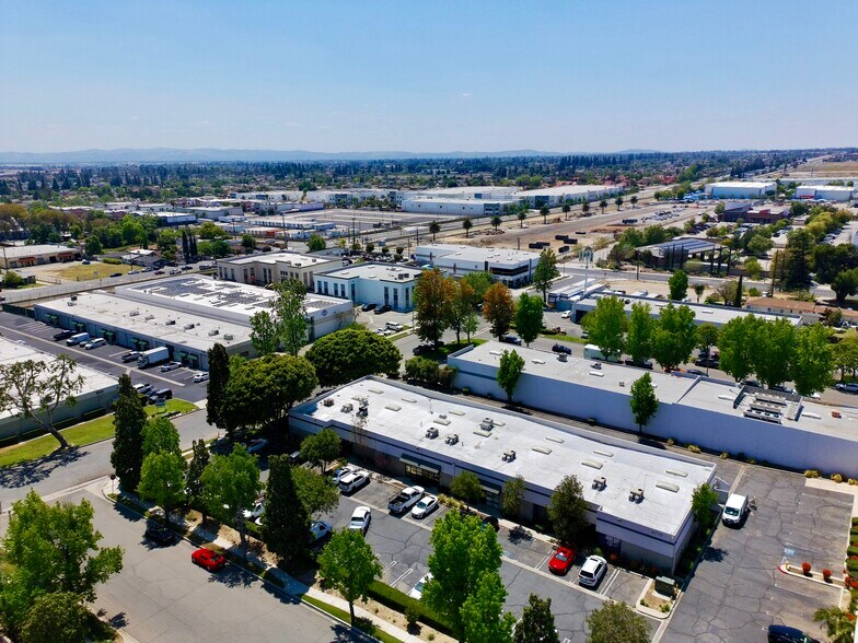 8776 Helms Ave, Rancho Cucamonga, CA à vendre - Photo du bâtiment - Image 3 de 15