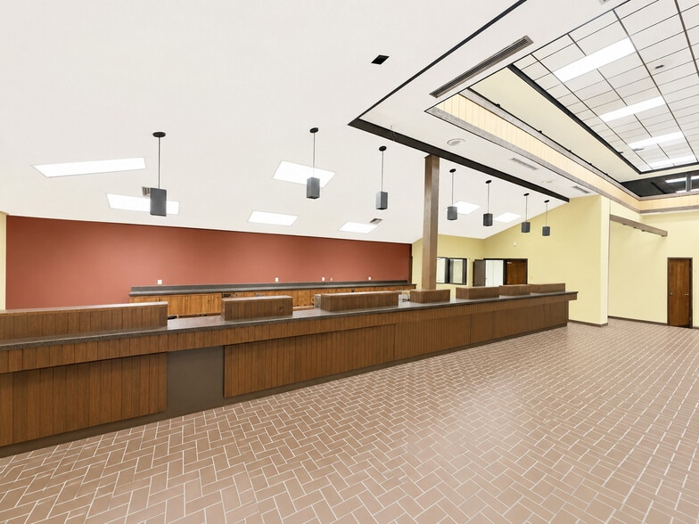 1100 Spotsylvania St, New Athens, IL for sale - Building Photo - Image 3 of 7