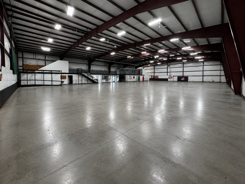 1856 Nimitz Dr, De Pere, WI for lease - Building Photo - Image 3 of 4