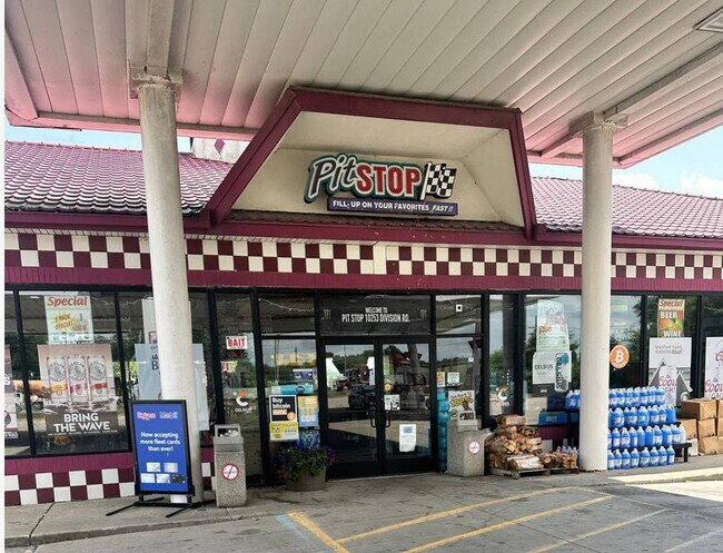 Plus de détails pour 10253 Division Rd, Casco, MI - Commerce de détail à louer
