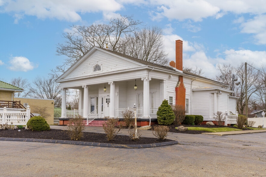 4905 W Tuscarawas St, Canton, OH for lease - Building Photo - Image 1 of 29