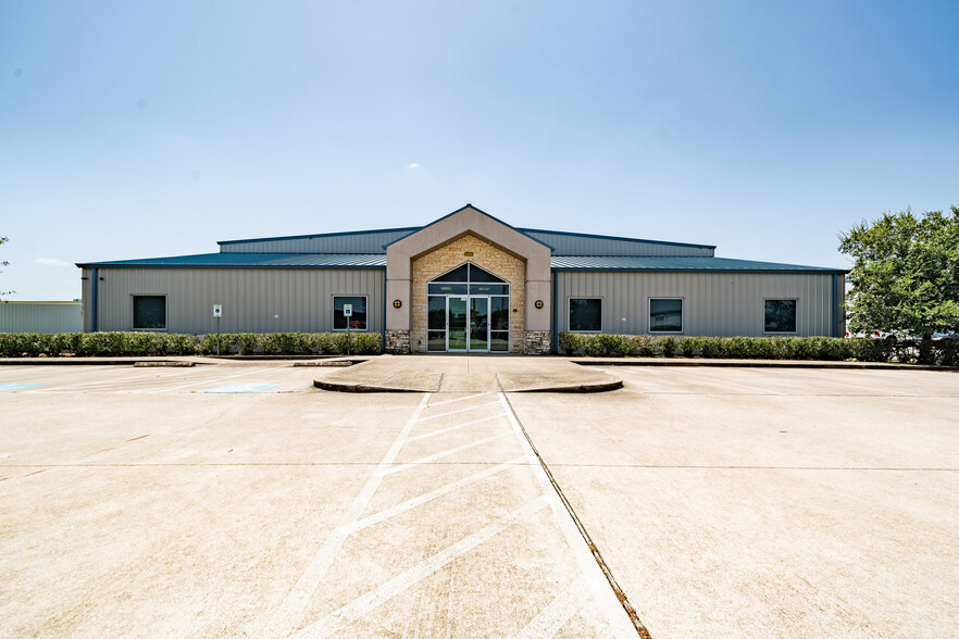 121 N Pasadena Blvd, Pasadena, TX for lease - Building Photo - Image 1 of 38