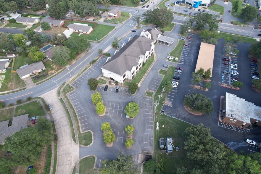 2400 Crestwood Rd, North Little Rock, AR for lease - Building Photo - Image 2 of 4