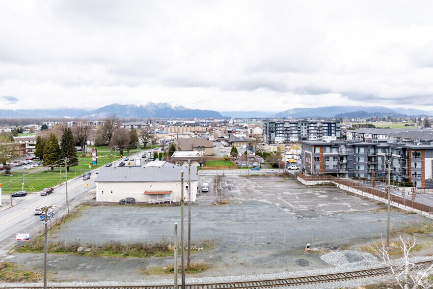 7164 Vedder Rd, Chilliwack, BC à louer - Photo du bâtiment - Image 2 de 2