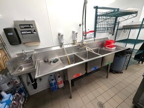 1100 Fair Oaks Ave, South Pasadena, CA for lease Interior Photo- Image 2 of 5