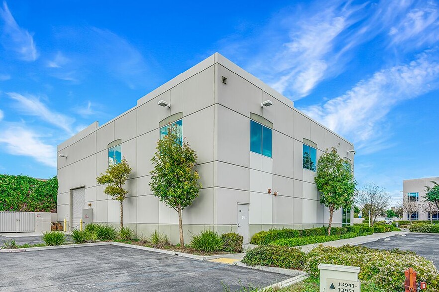 13941 Central Ave, Chino, CA for lease - Building Photo - Image 3 of 11