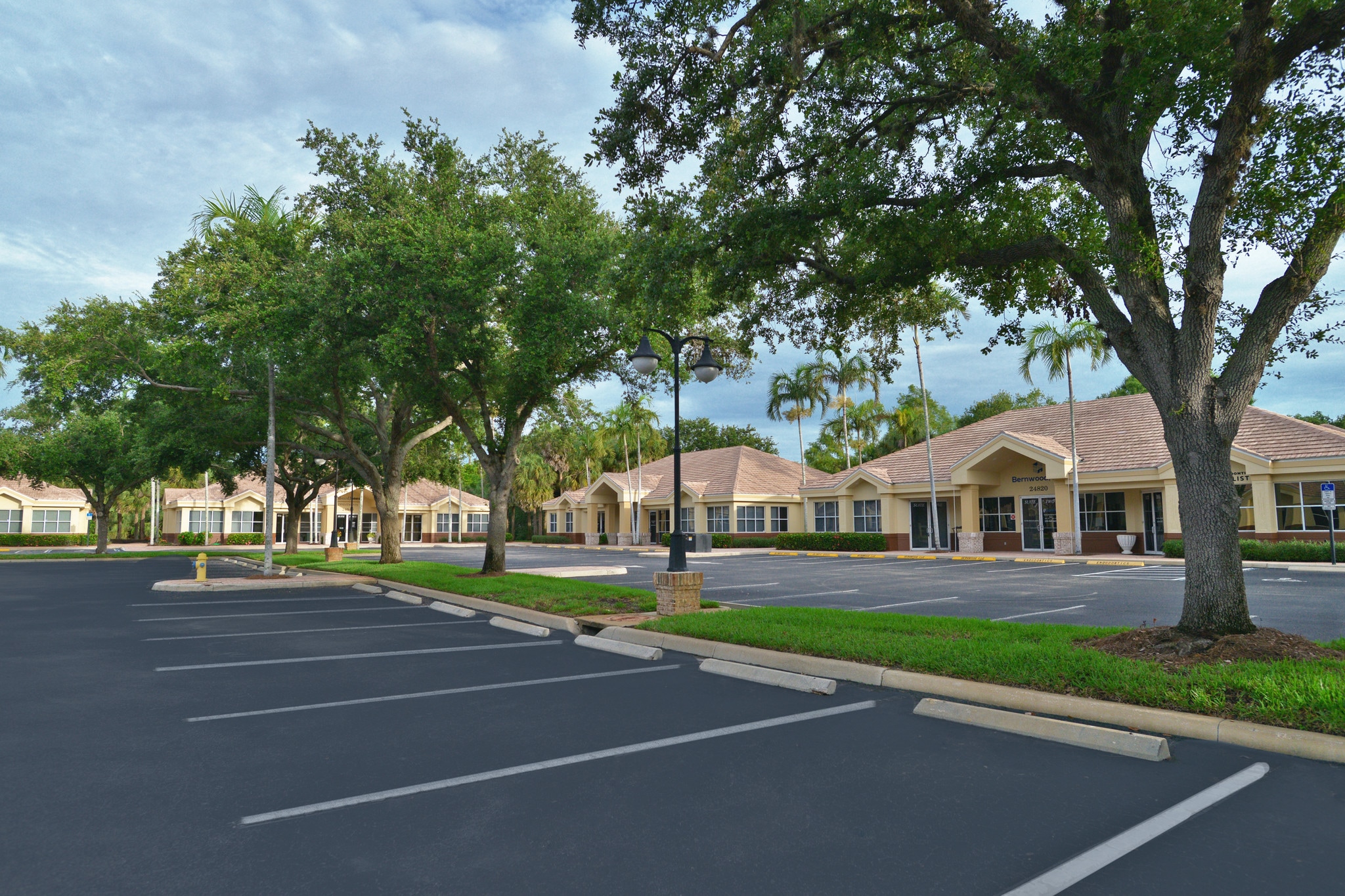 24880 Burnt Pine Dr, Bonita Springs, FL à louer Photo du bâtiment- Image 1 de 10