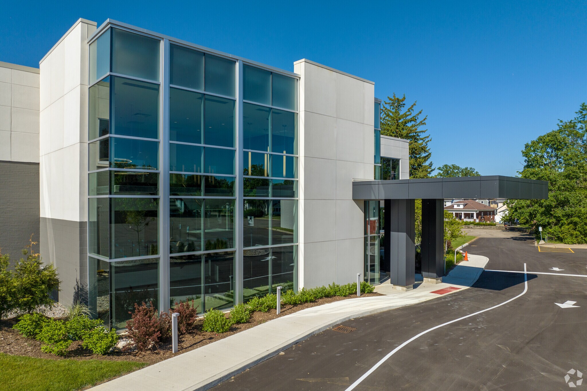 645 W Grand River Ave, Howell, MI for lease Primary Photo- Image 1 of 37