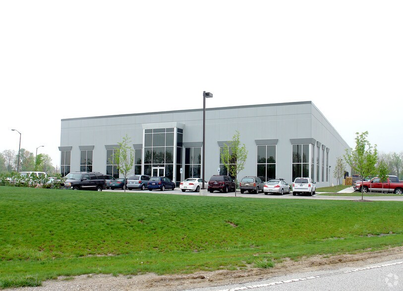 5905 Decatur Blvd, Indianapolis, IN for sale - Primary Photo - Image 1 of 7