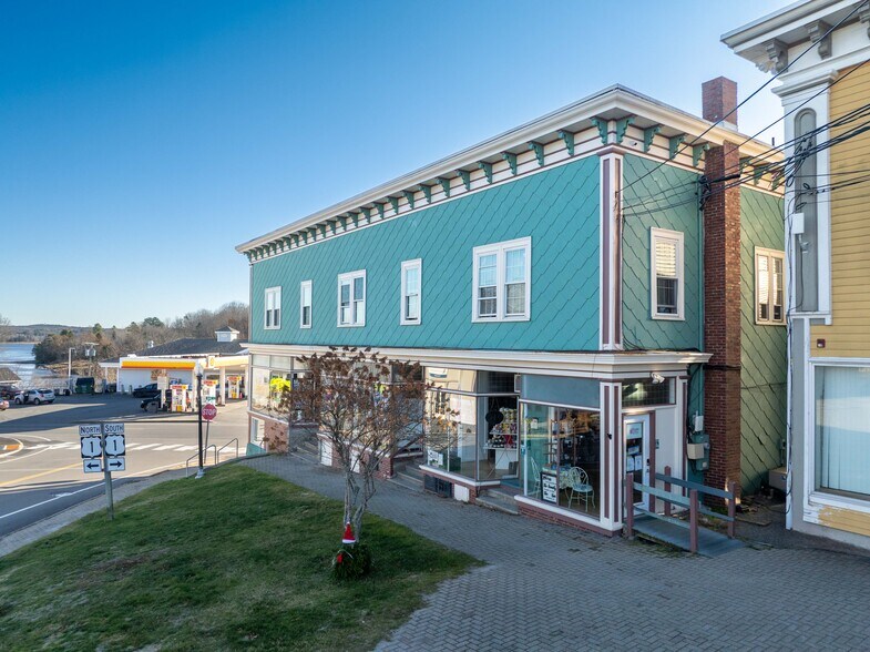 4 Colonial Way, Machias, ME à vendre - Photo du bâtiment - Image 2 de 41