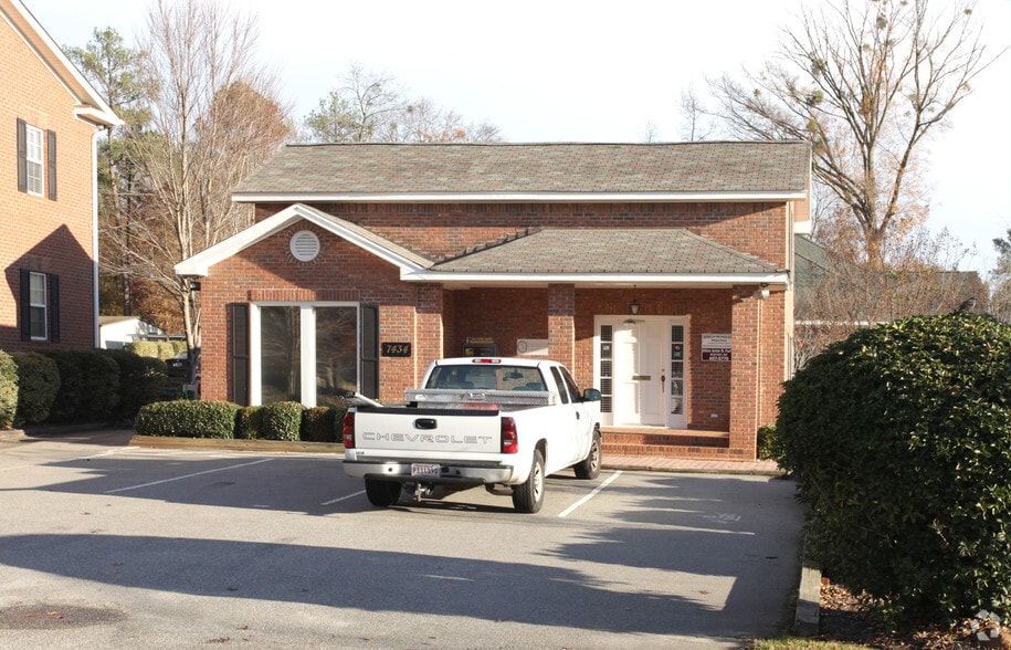 7434 Forest Ct, Irmo, SC for sale - Building Photo - Image 3 of 3