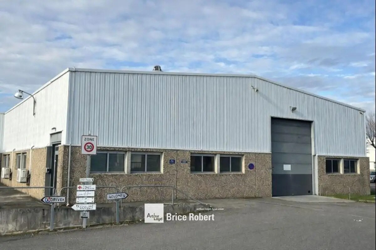 Industrial in Miribel for sale Building Photo- Image 1 of 8