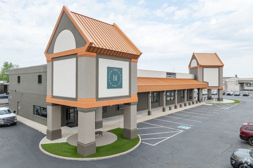 111 S Green River Rd, Evansville, IN à louer - Photo du bâtiment - Image 2 de 4