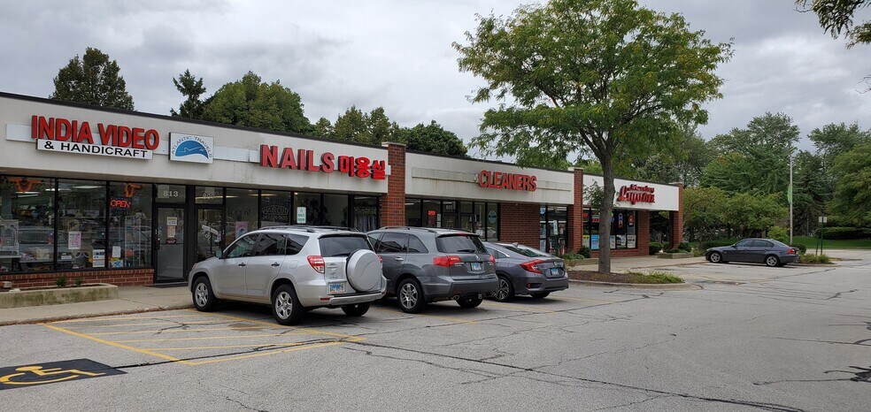 801-897 E Schaumburg Rd, Schaumburg, IL à louer - Photo du bâtiment - Image 2 de 4