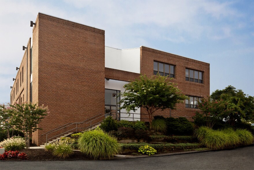 12276 Wilkins Ave, Rockville, MD for lease - Building Photo - Image 3 of 12
