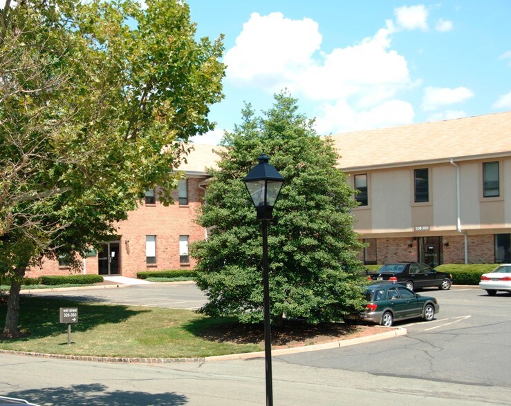326-350 Wall St, Princeton, NJ à louer - Photo du bâtiment - Image 3 de 7