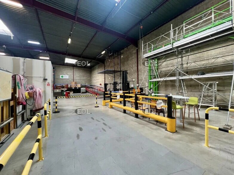 Industrial in Saint-Denis for lease - Interior Photo - Image 2 of 4