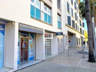 Plus de détails pour Commerce de détail à vendre