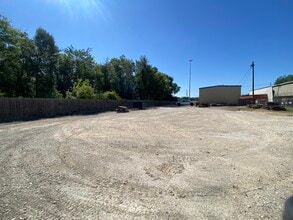 1930 W Cardinal Dr, Beaumont, TX for lease Interior Photo- Image 1 of 5