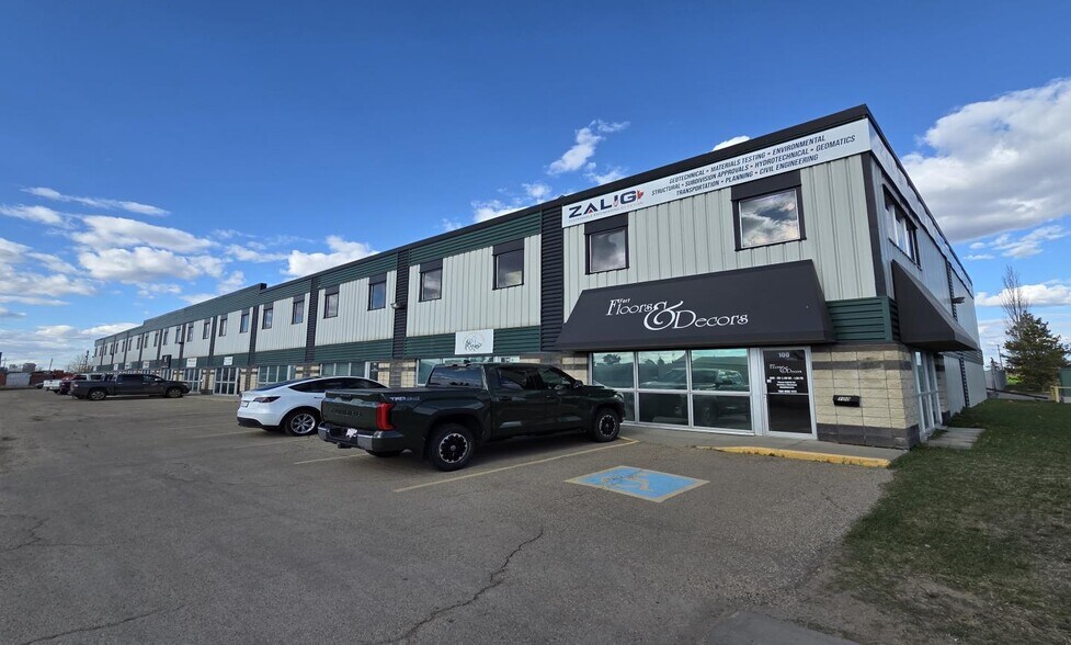 11128 83rd Ave, Fort Saskatchewan, AB à louer - Photo du bâtiment - Image 3 de 11
