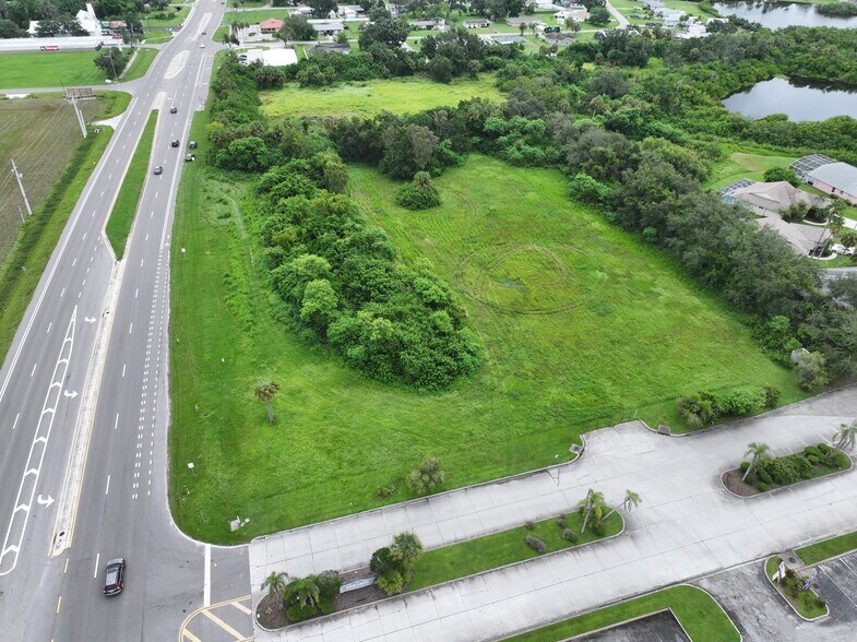 2715 US Highway 301 N, Ellenton, FL à louer - Photo du bâtiment - Image 3 de 7