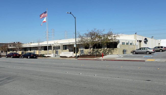 Plus de détails pour 1800 Rollins Rd, Burlingame, CA - Industriel à louer