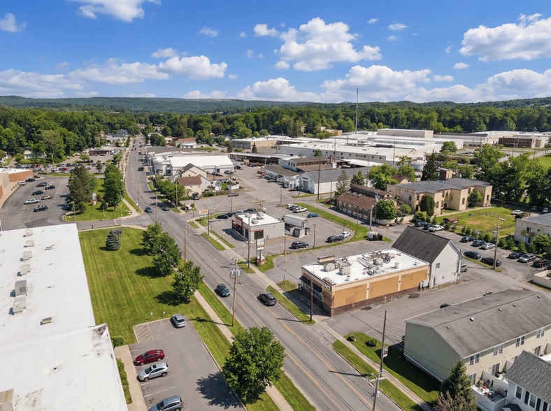 246 N Courtland St, East Stroudsburg, PA for sale - Building Photo - Image 3 of 20