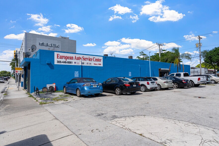 3771 Bird Rd, Miami, FL à vendre - Photo du bâtiment - Image 2 de 32