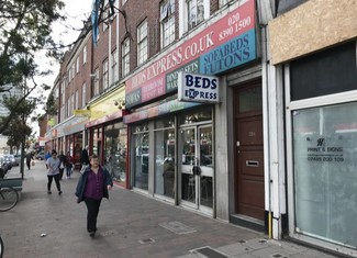 Plus de détails pour 20 Tolworth Broa, Surbiton - Vente au détail à louer