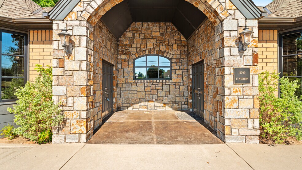 14000 N Western Ave, Edmond, OK à vendre - Photo du bâtiment - Image 2 de 40