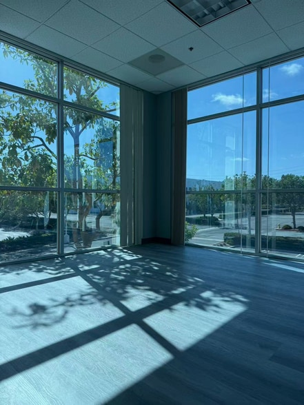 26150 Enterprise Way, Lake Forest, CA for lease - Building Photo - Image 2 of 7