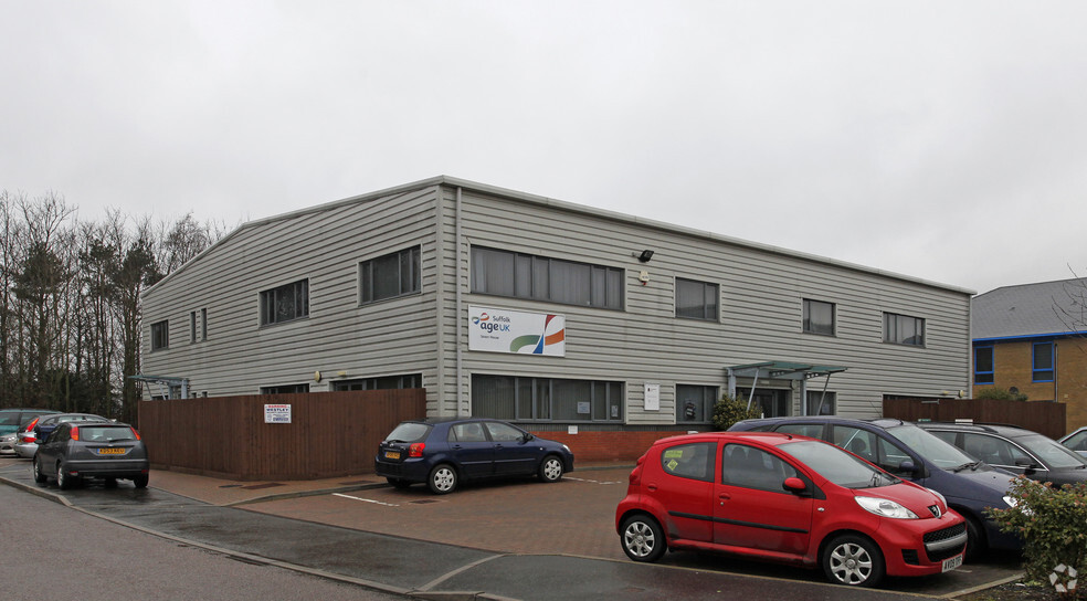 7 Hillside Rd, Bury St Edmunds for lease - Building Photo - Image 2 of 3