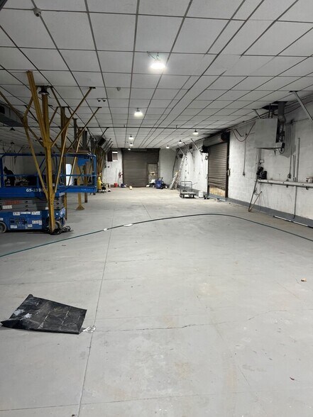 6104 Strickland Ave, Brooklyn, NY à louer - Photo du bâtiment - Image 3 de 14