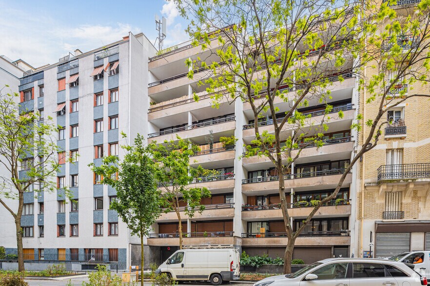 130 Rue De Clignancourt, Paris à louer - Photo du bâtiment - Image 1 de 10