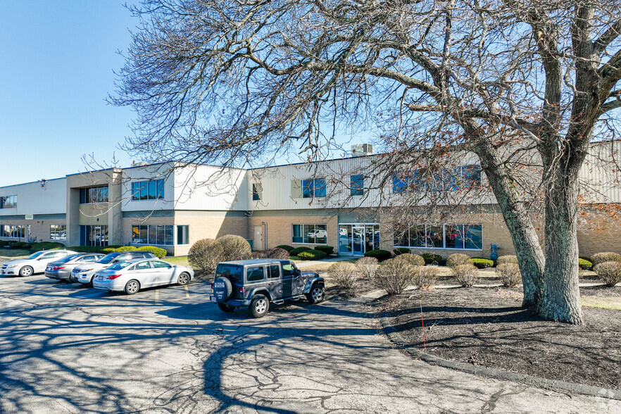 125 John Hancock Rd, Taunton, MA à louer - Photo principale - Image 1 de 25