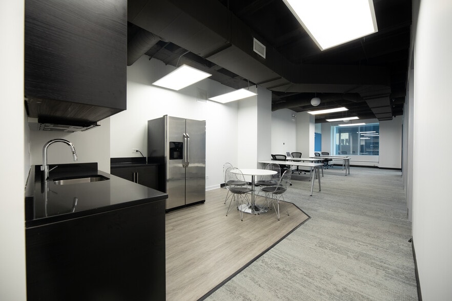 318 W Adams St, Chicago, IL for lease - Interior Photo - Image 3 of 11